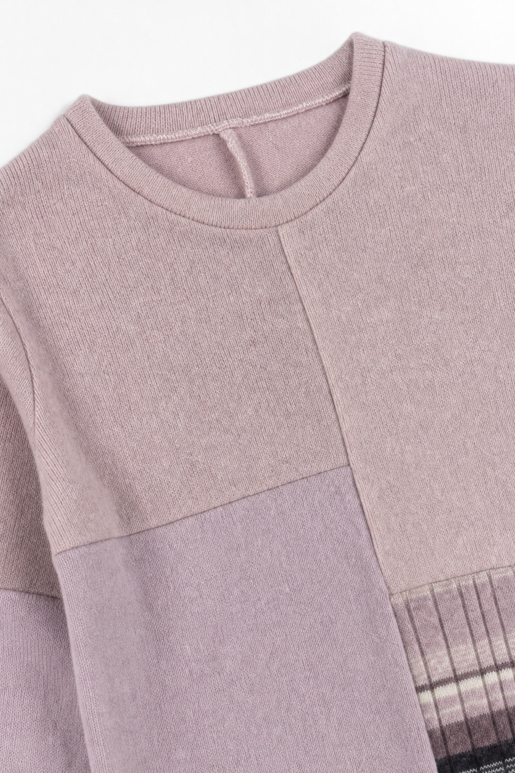 Detailaufnahme des Kaschmir No Waste Pullovers für Kinder in Größe 98/104