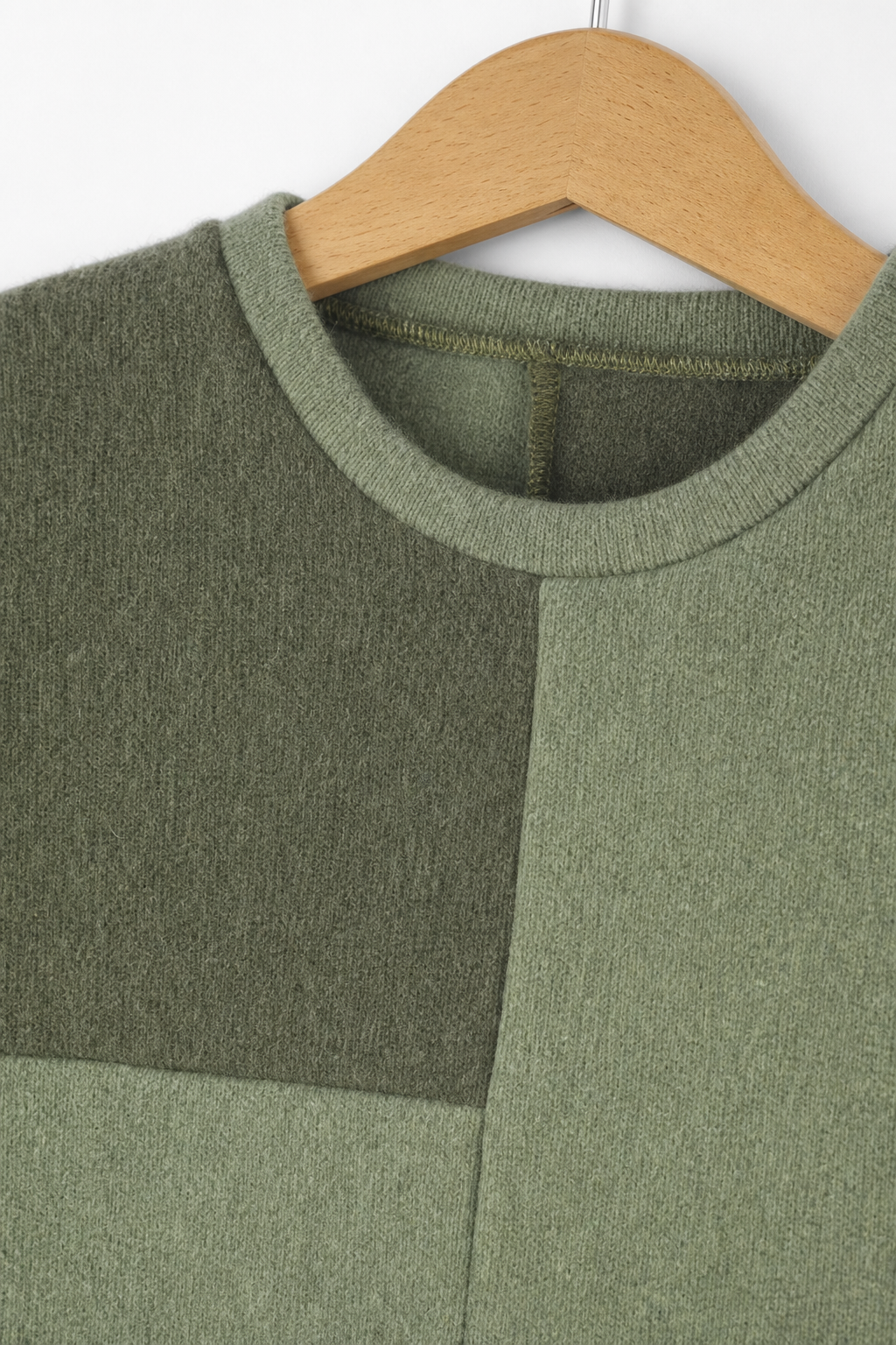 Detailaufnahme des Kaschmir No Waste Pullovers für Kinder in Größe 98/104