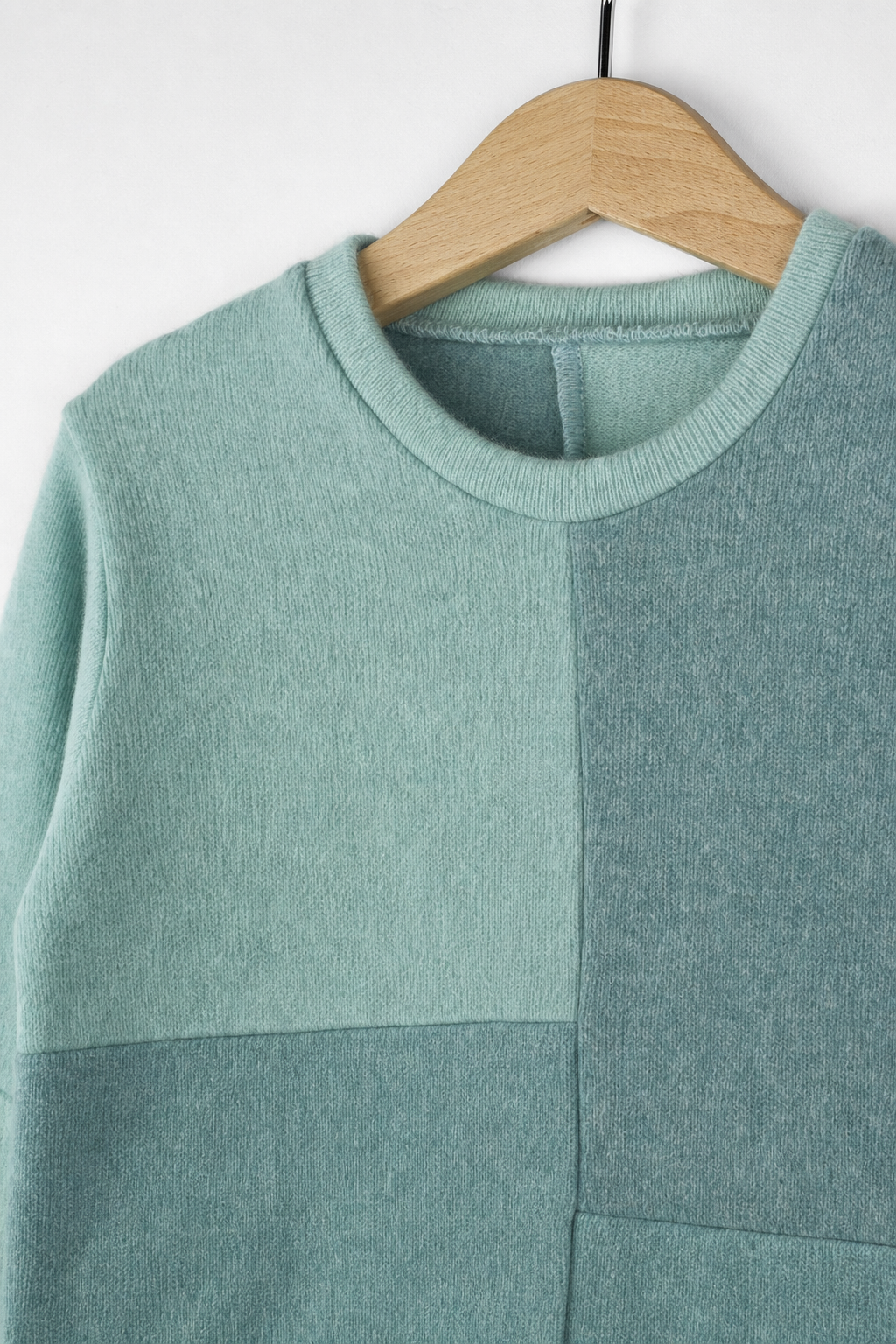 Detailaufnahme des Kaschmir No Waste Pullovers für Kinder in Größe 110/116
