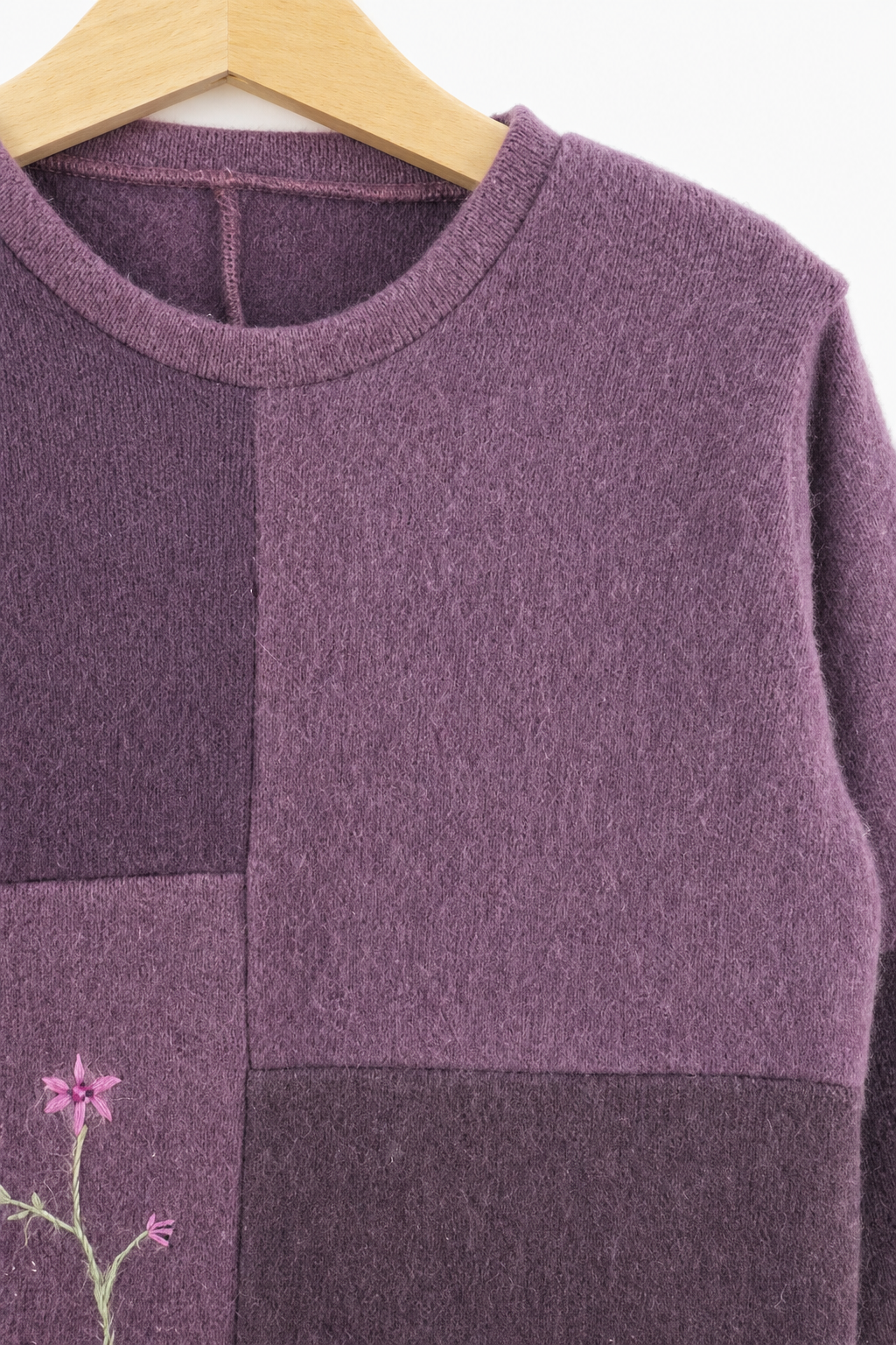 Detailaufnahme des Kaschmir No Waste Pullovers für Kinder in Größe 110/116