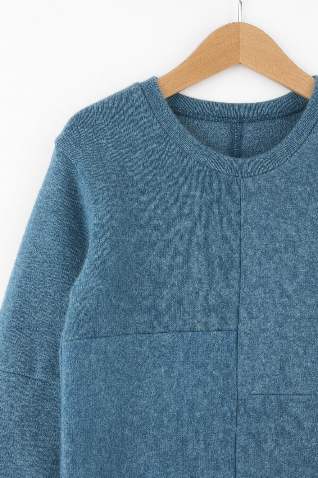 Detailaufnahme des Kaschmir No Waste Pullovers für Kinder in Größe 122/128