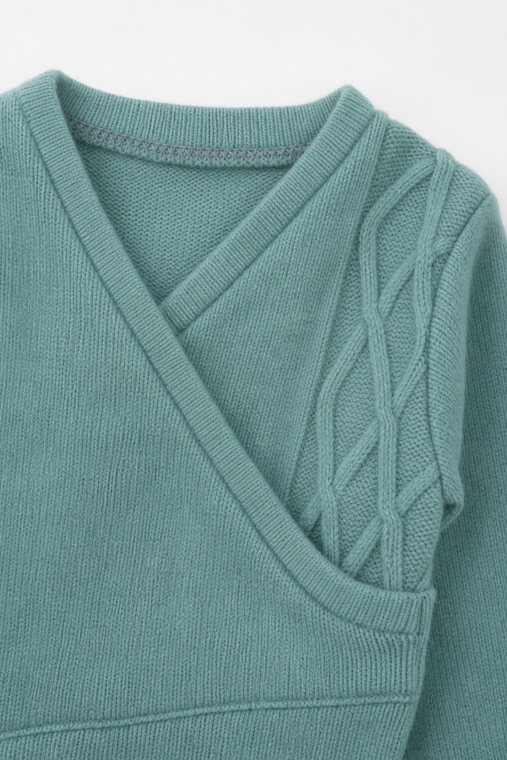 Detailaufnahme des Kaschmir Baby Longsleeves in Blau, Größe 50/56