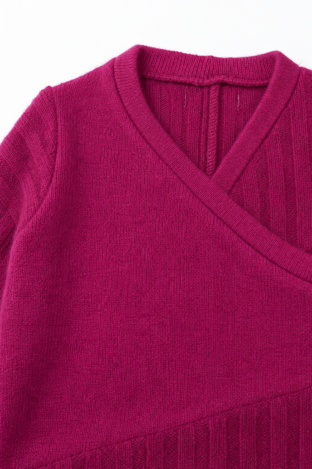 Detailaufnahme des Kaschmir Baby Longsleeves in Rosa, Größe 62/68