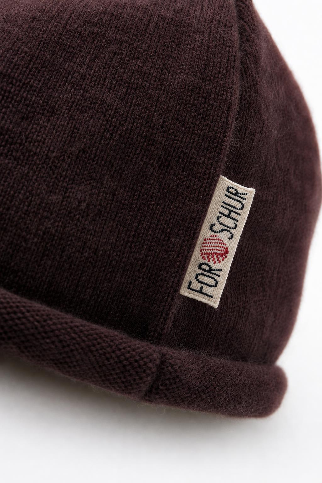 Detailaufnahme der Kaschmir Beanie in Rot