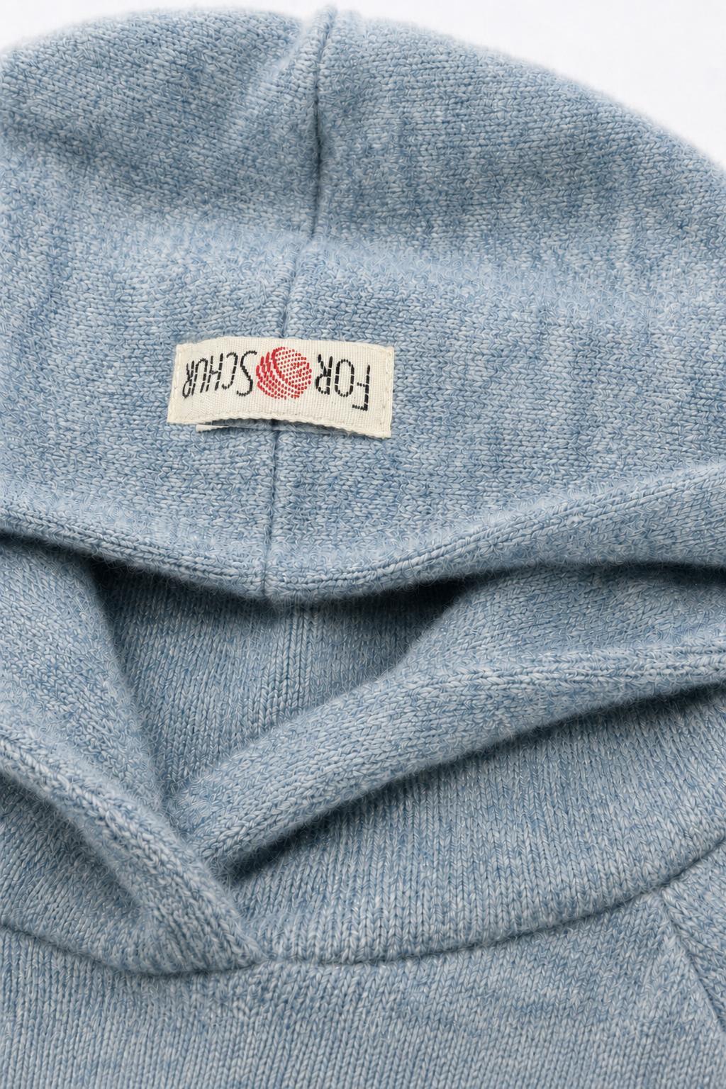 Detailaufnahme des Kaschmir Kinder Hoodies in Blau