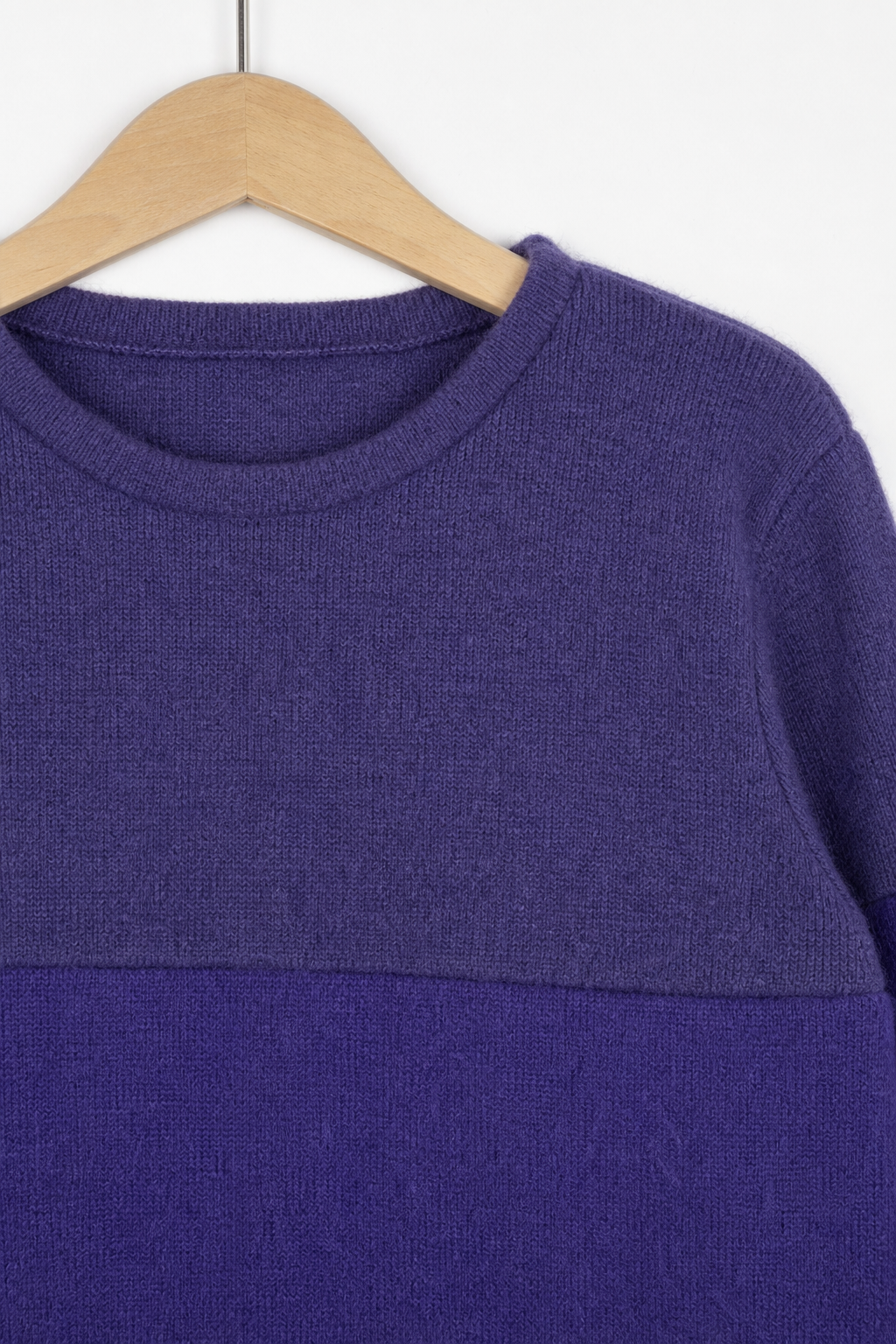 Detailaufnahme des Kaschmir Ombré Pullovers für Kinder in Größe 98/104