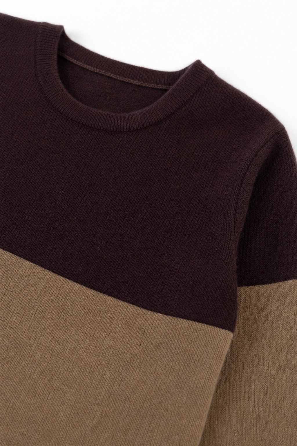 Detailaufnahme des Kaschmir Ombré Pullovers für Kinder in Größe 98/104