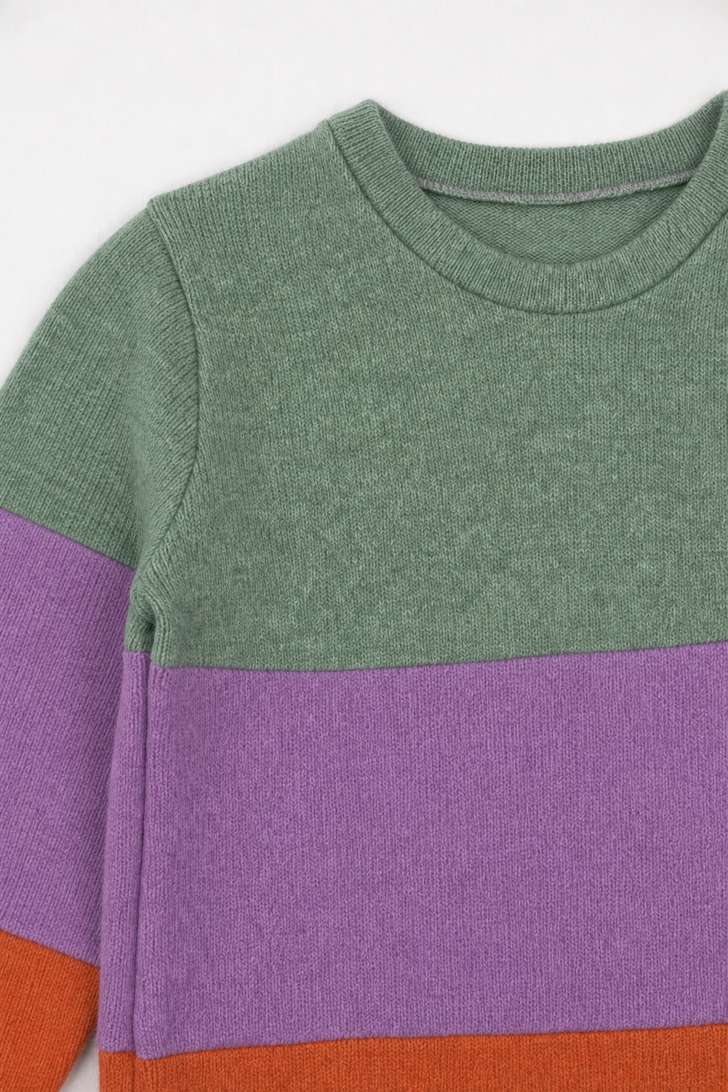 Detailaufnahme des Kaschmir Ombré Pullovers für Kinder in Größe 98/104