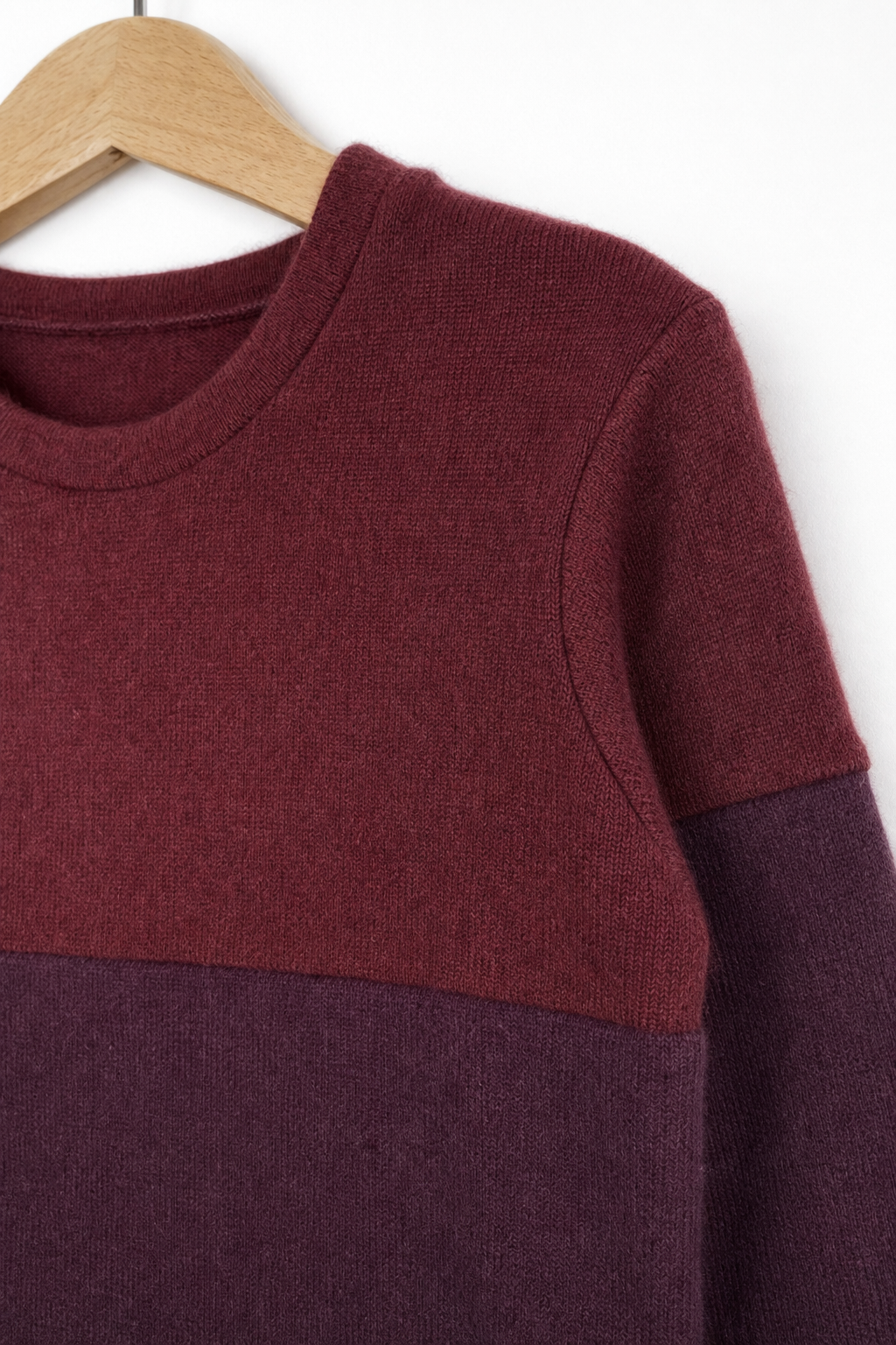 Detailaufnahme des Kaschmir Ombré Pullovers für Kinder in Größe 122/128