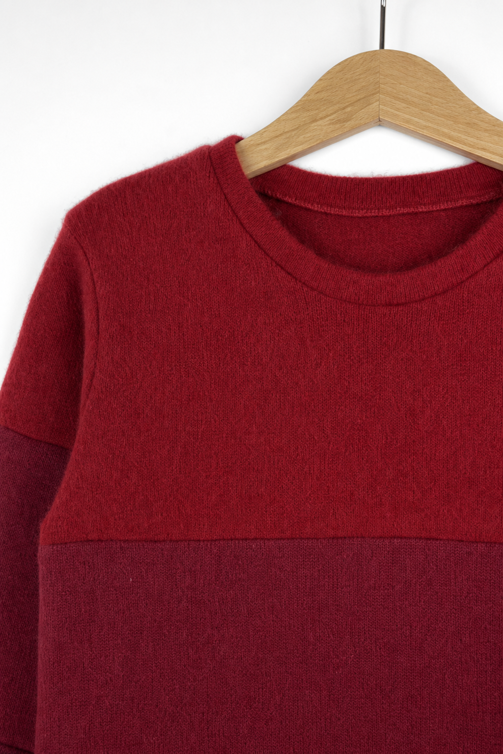Detailaufnahme des Kaschmir Ombré Pullovers für Kinder in Größe 122/128