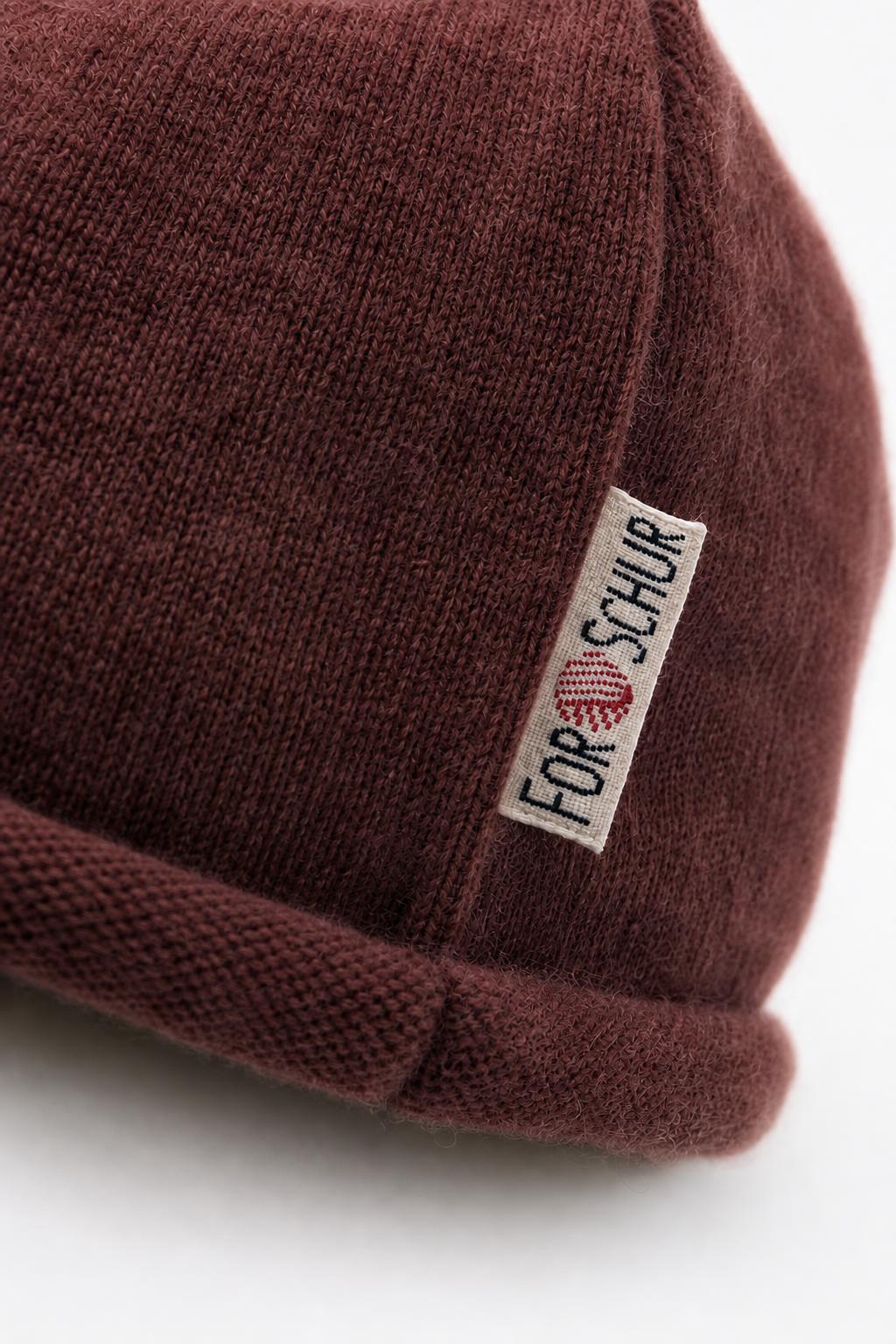 Detailaufnahme der Kaschmir Beanie in Braun