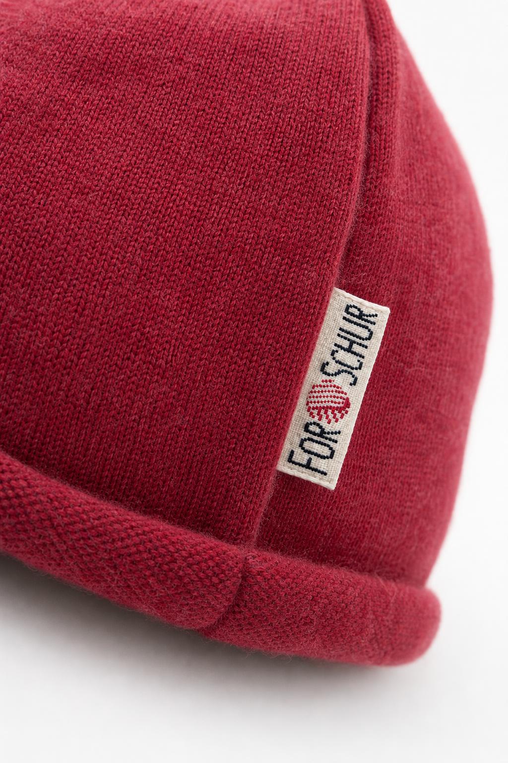 Detailaufnahme der Kaschmir Beanie in Rot