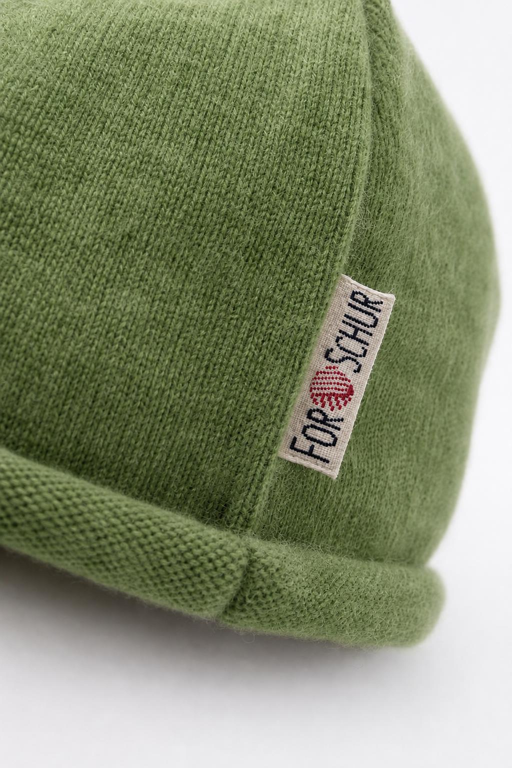 Detailaufnahme der Kaschmir Beanie in Grün