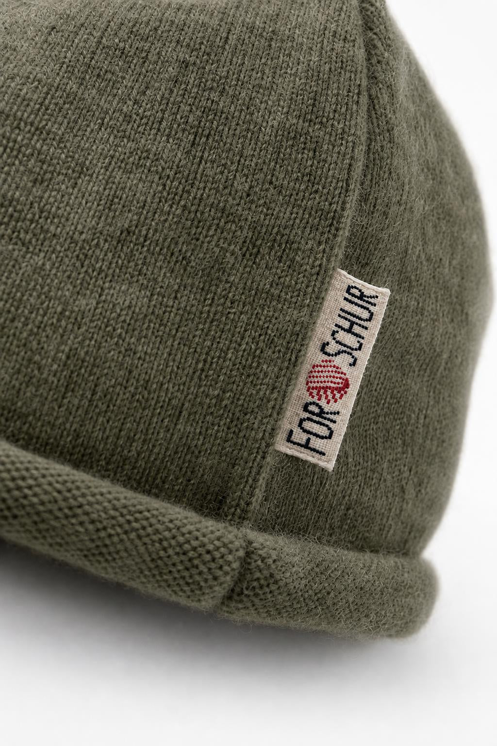 Detailaufnahme der Kaschmir Beanie in Grün