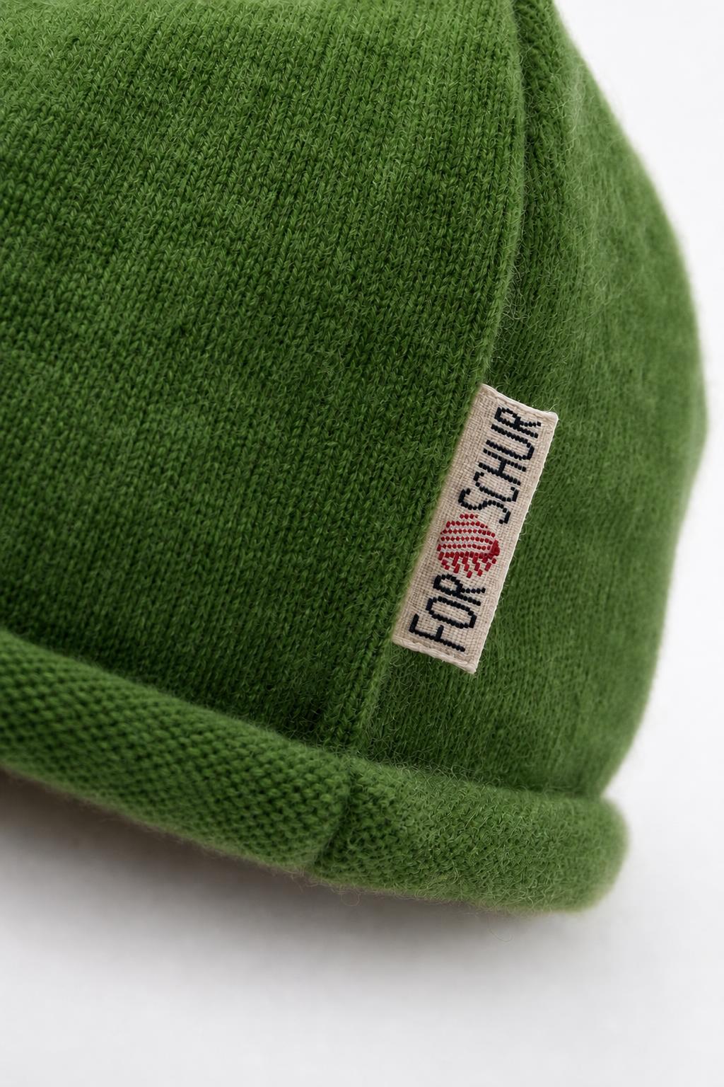Detailaufnahme der Kaschmir Beanie in Grün