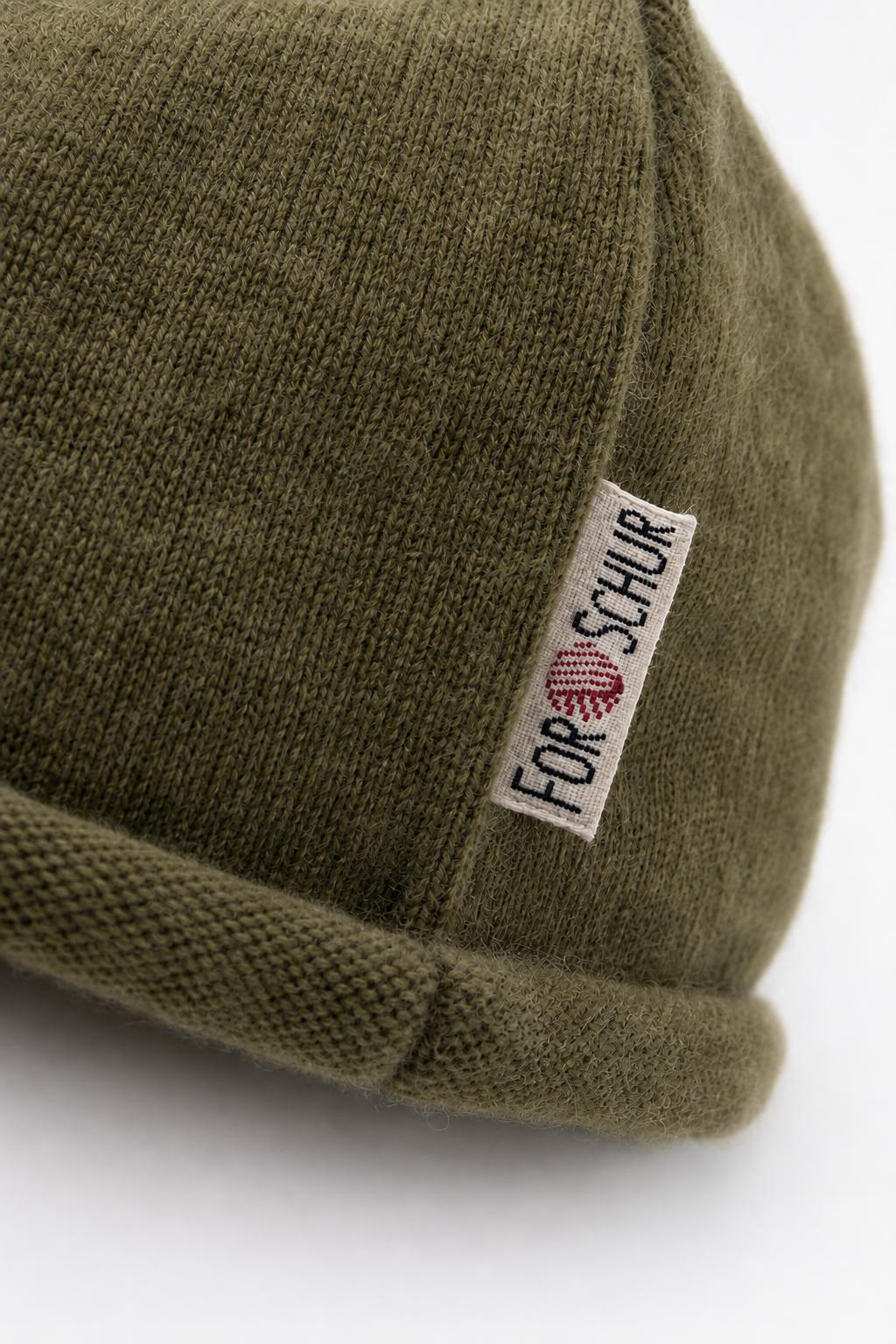 Detailaufnahme der Kaschmir Beanie in Grün
