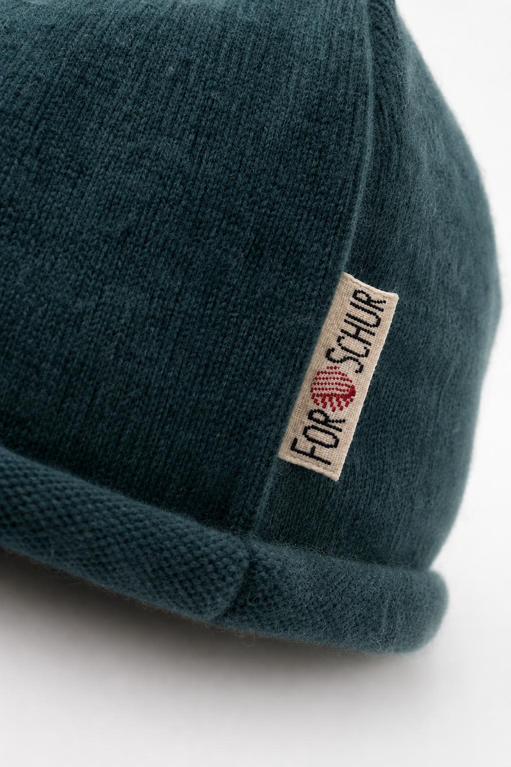 Detailaufnahme der Kaschmir Beanie in Grün