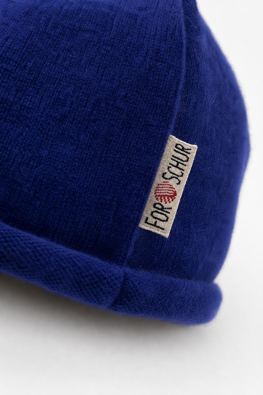 Detailaufnahme der Kaschmir Beanie in Blau