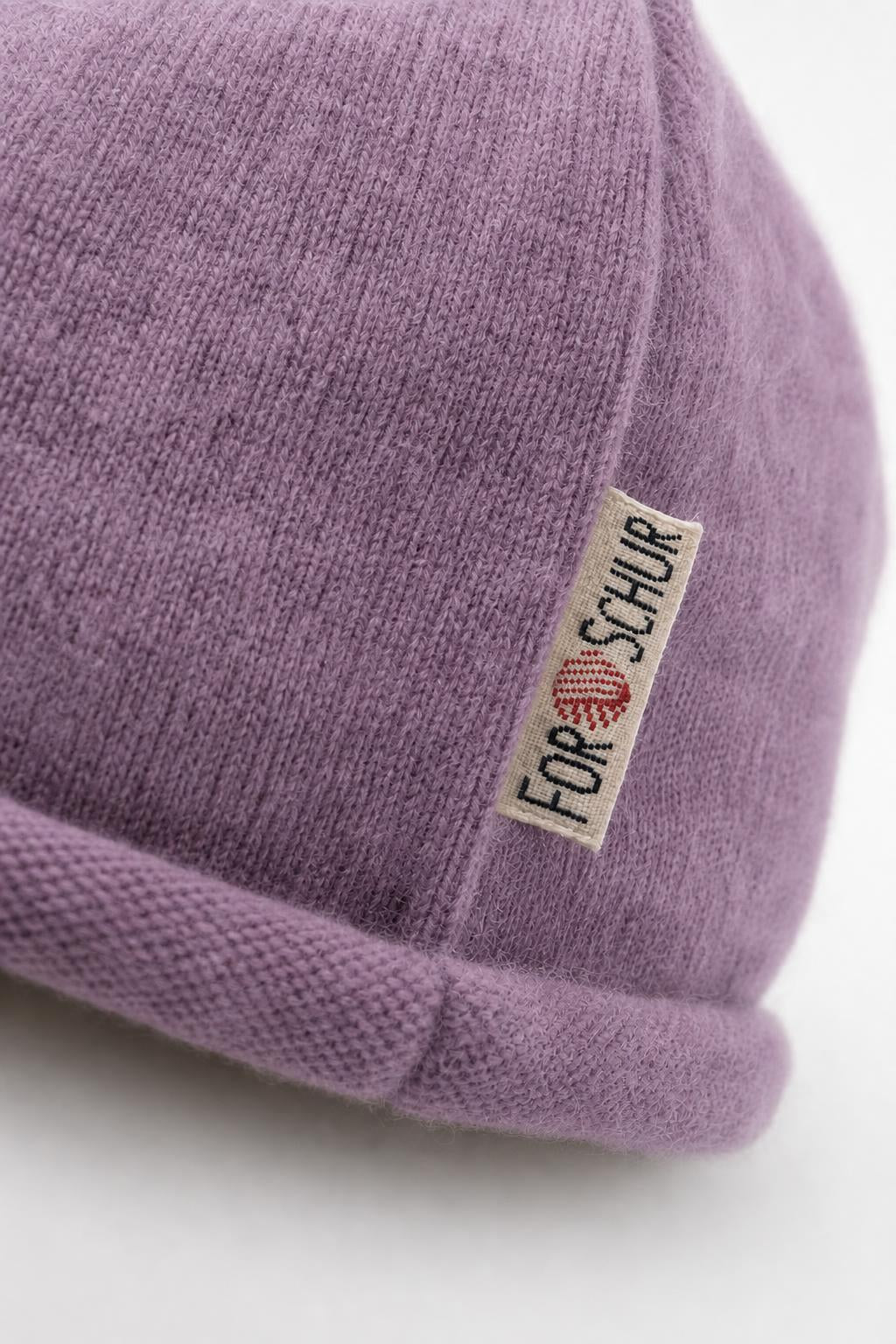 Detailaufnahme der Kaschmir Beanie in Lila