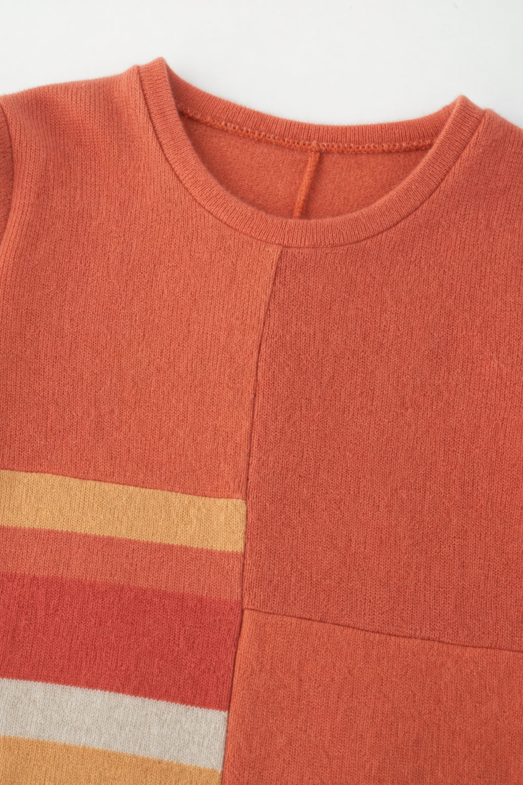 Detailaufnahme des Kaschmir No Waste Pullovers für Kinder in Größe 122/128