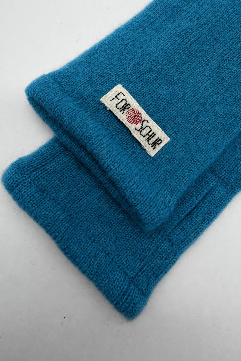 Detailaufnahme der Kaschmir Handstulpen in Blau