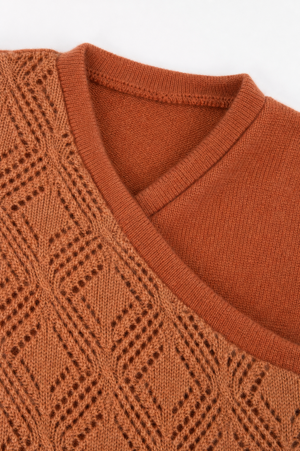 Detailaufnahme des Kaschmir Baby Longsleeves in Orange, Größe 74/80
