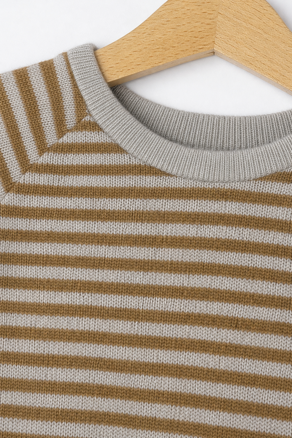 Detailaufnahme des Kaschmir Kinder Longsleeves in Blau, Größe 98/104