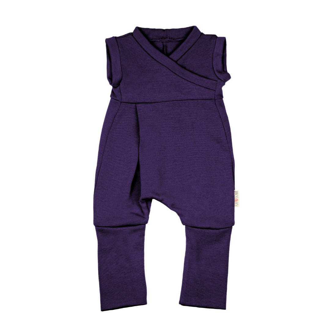 Kaschmireinteiler mit der Falte Aubergine