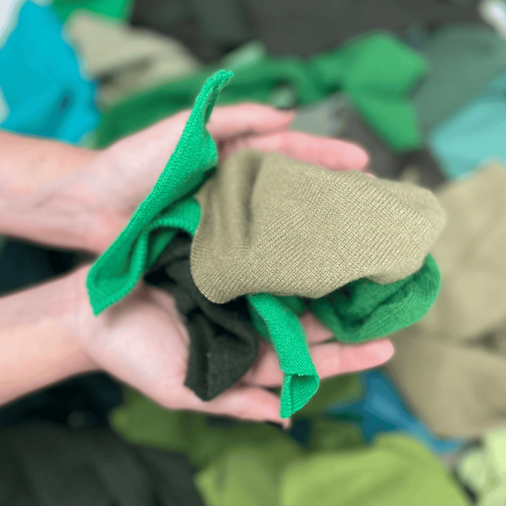 Eine Handvoll Stoffreste Kaschmir - ForSchur